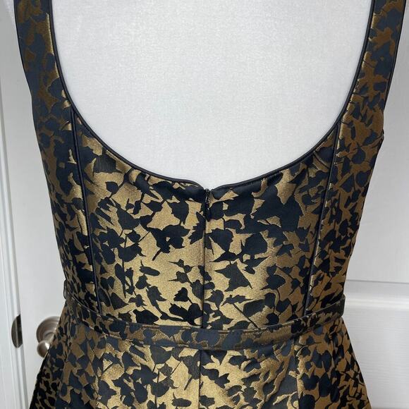 Theia Dress Black & Gold dress brocade sleeveless fit & flare pockets size 10 - Picture 10 of 10